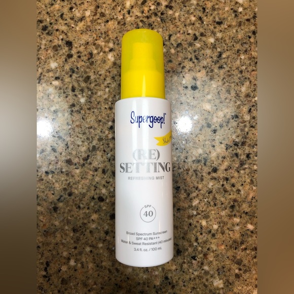 Supergoop! Zinc screen & (re) setting spray - Picture 4 of 5